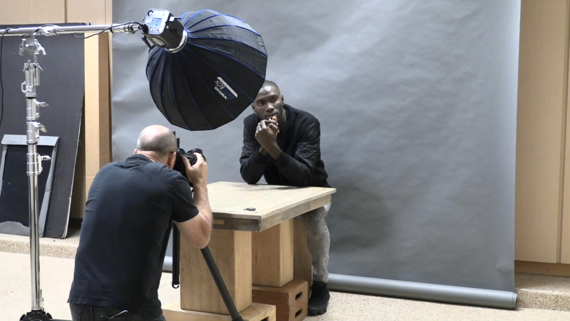 图片[2]-Joel Grimes 从头到尾系列-拍摄Kerron Clement及后期教程-中英字幕-美夕摄影资源