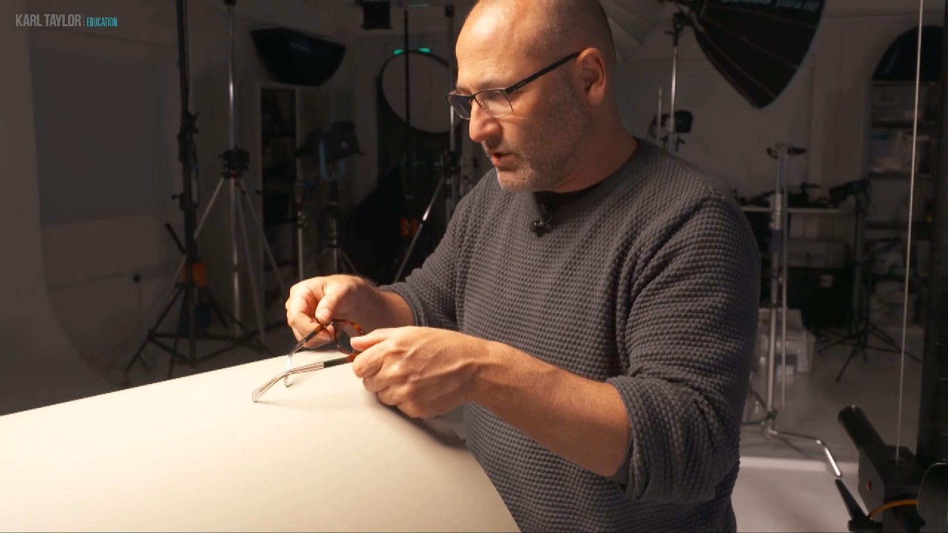 图片[7]-卡尔·泰勒Karl Taylor 眼镜产品取景构图布光教程-中英字幕-美夕摄影资源