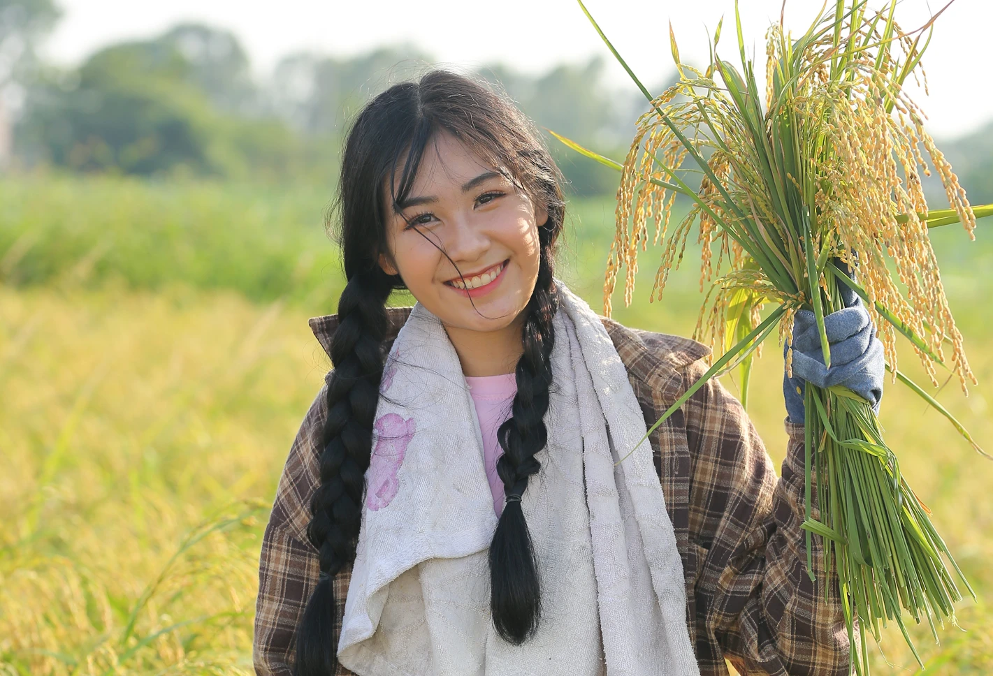 35张秋天稻田美女人像尼康D750和佳能5D3RAW原片修图素材-美夕摄影